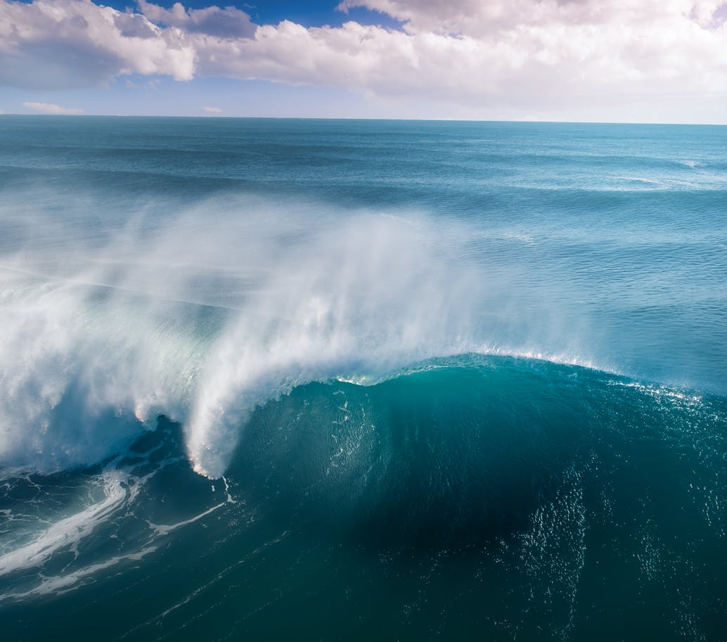 sea waves splashing